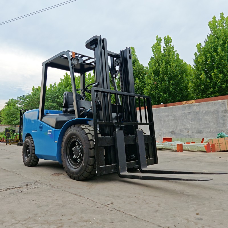 Carretilla elevadora eléctrica con conductor a bordo