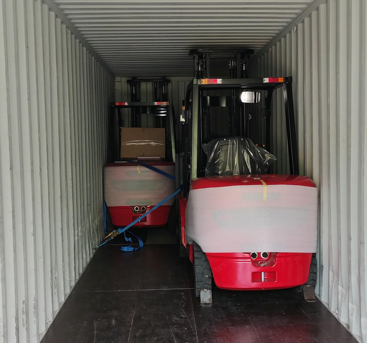 Foto de envío de carretilla elevadora diésel